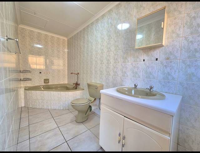 2 BEDROOM HOUSE TO LET IN DALPARK